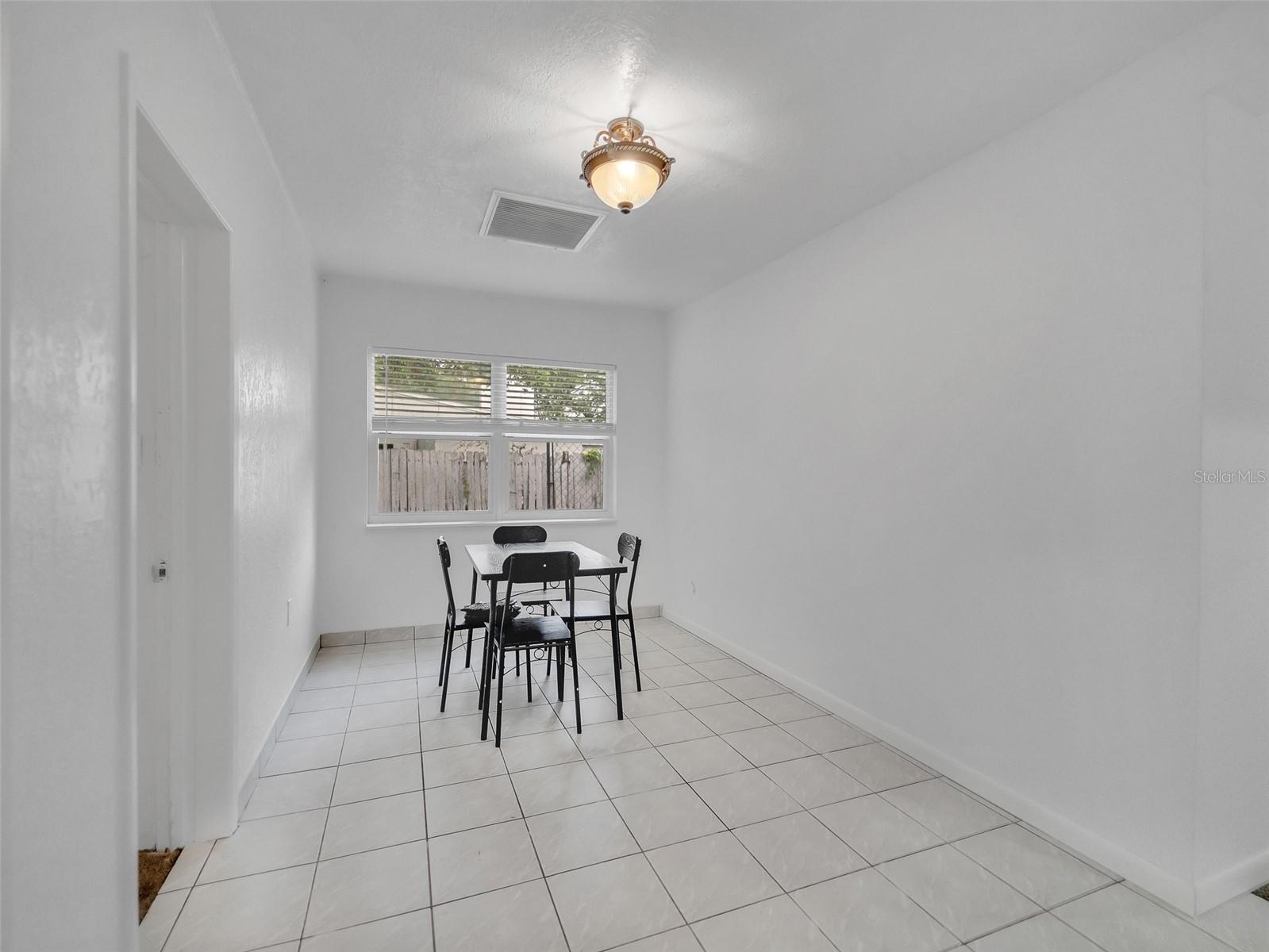 2600 Euston Rd Property Photo 18