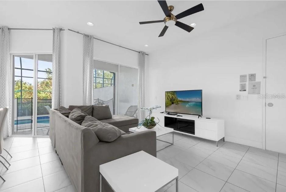 450 Captiva Dr Property Photo 3