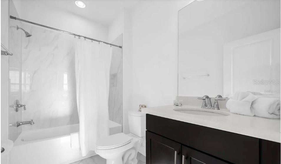 450 Captiva Dr Property Photo 21