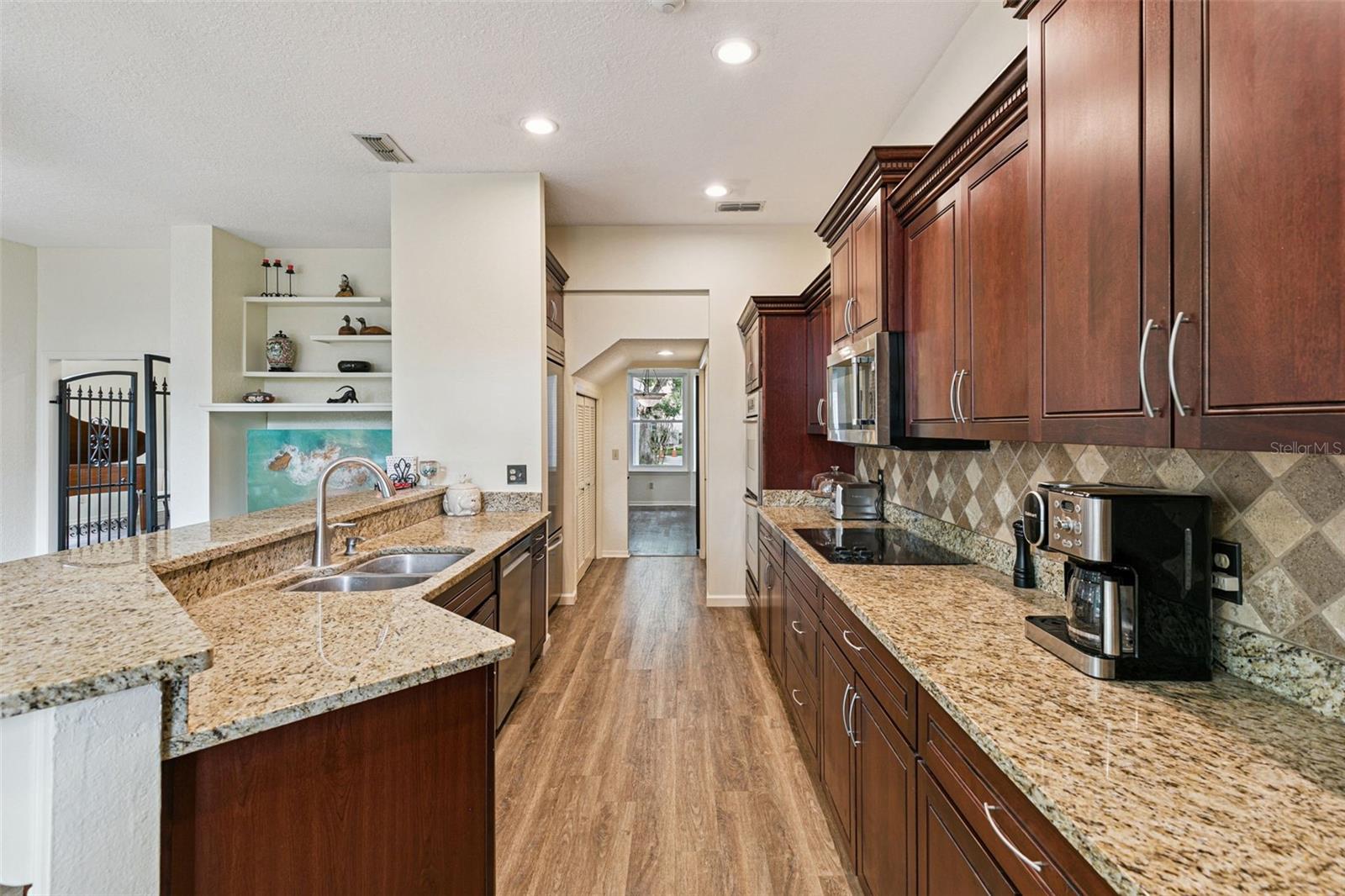 501 Devon Pl Property Photo 17