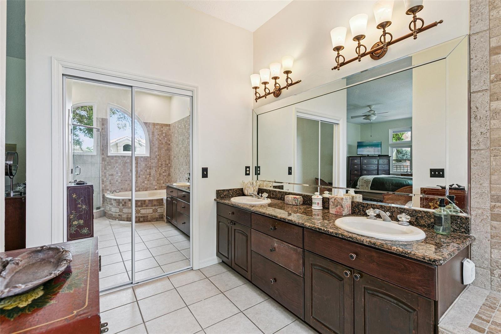 501 Devon Pl Property Photo 28