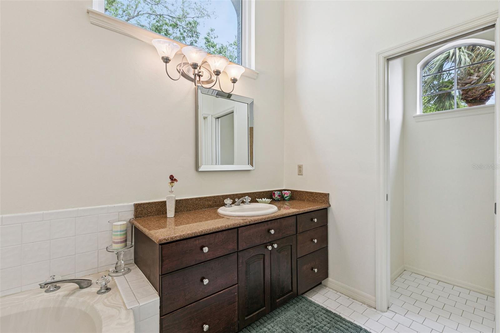 501 Devon Pl Property Photo 29