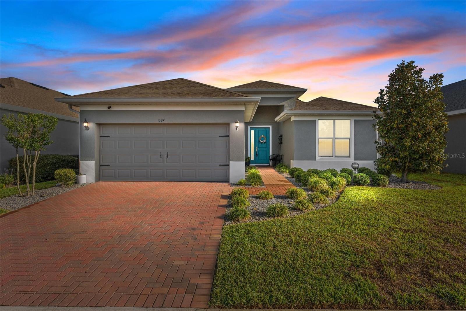 887 Lady Bird Ln Property Photo 1