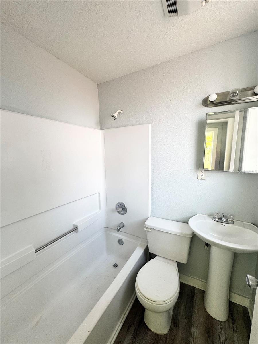 704 Cordova Dr #6 Property Photo 12