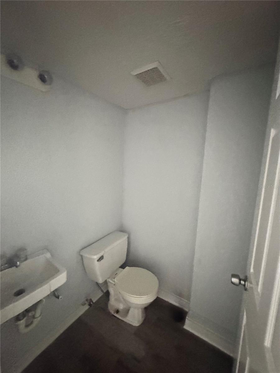 704 Cordova Dr #6 Property Photo 16