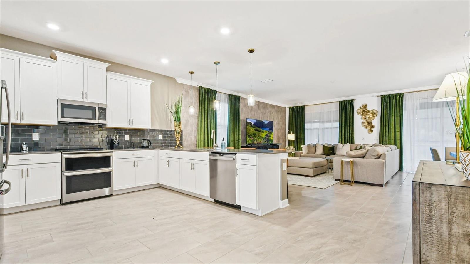 2993 Protagonist St Property Photo 7