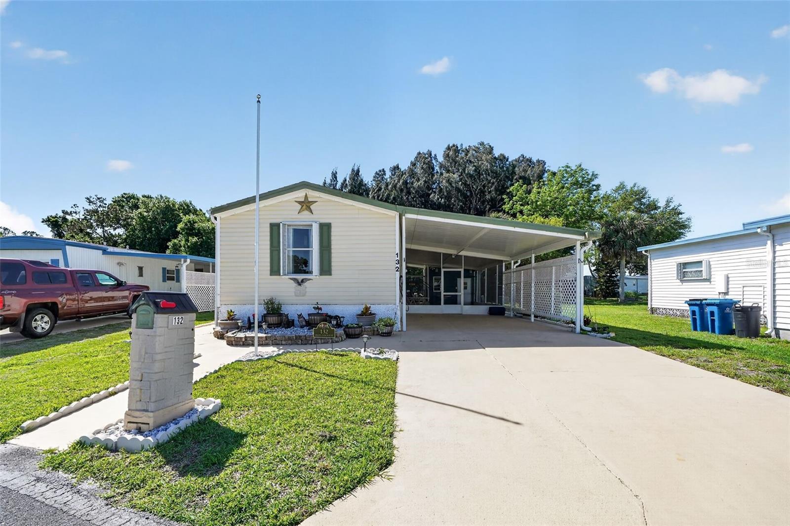 132 HOLIDAY PARK BLVD NE