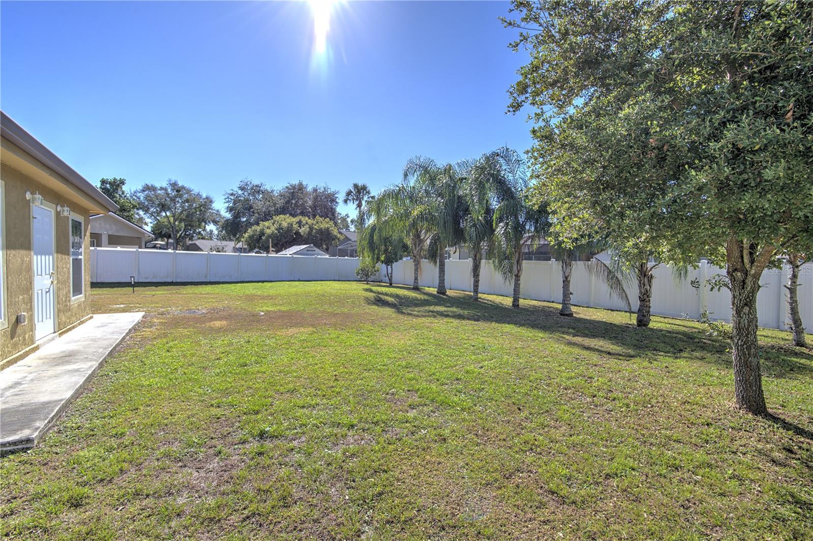 684 Yorkshire Dr Property Photo 33