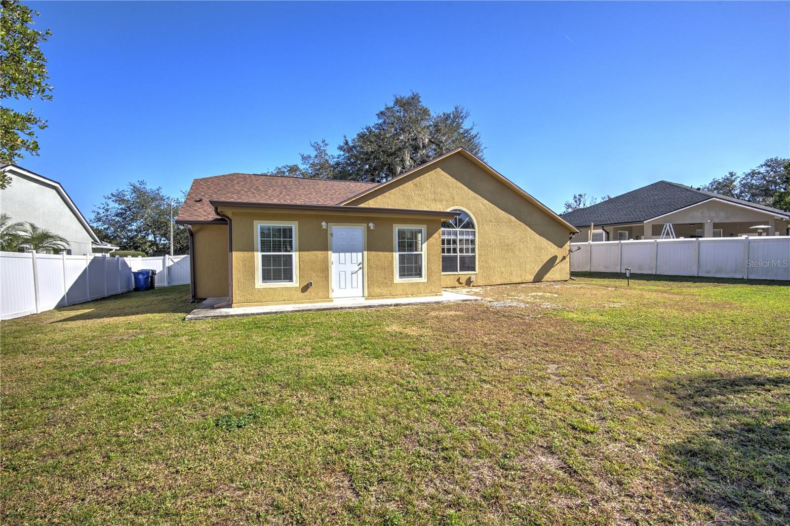 684 Yorkshire Dr Property Photo 34