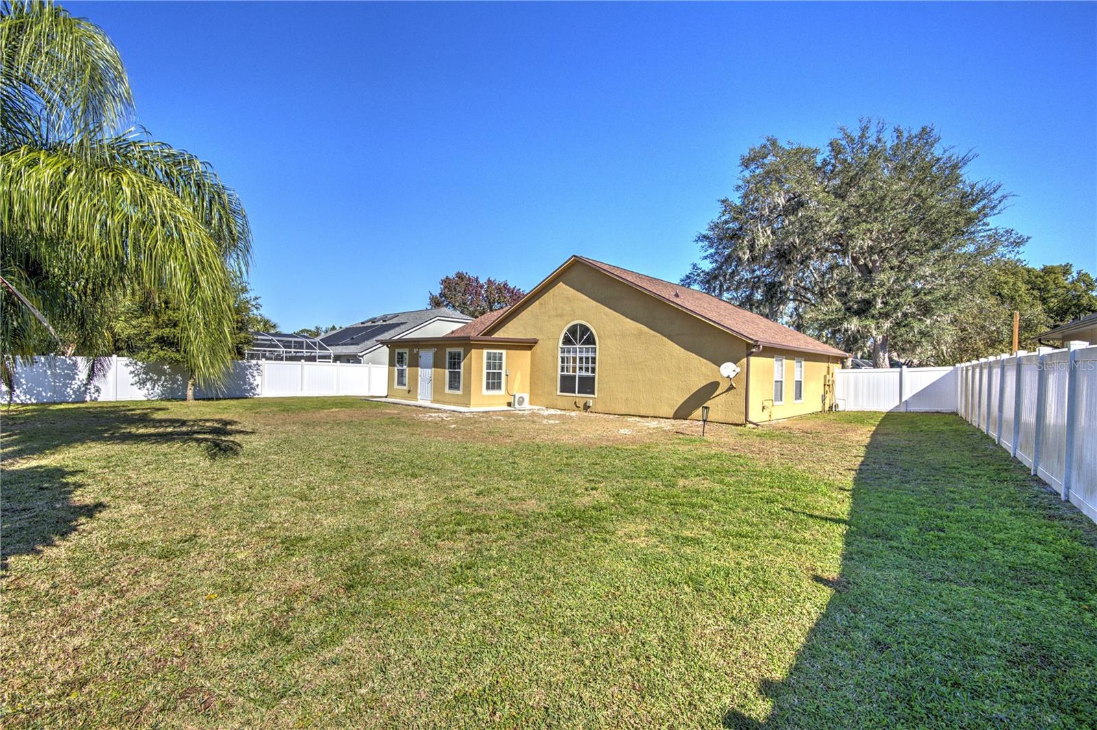 684 Yorkshire Dr Property Photo 36