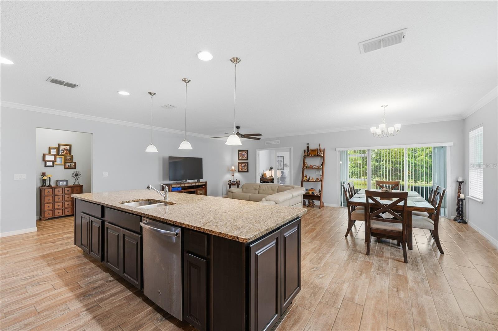 186 Flatwoods Loop Property Photo 8