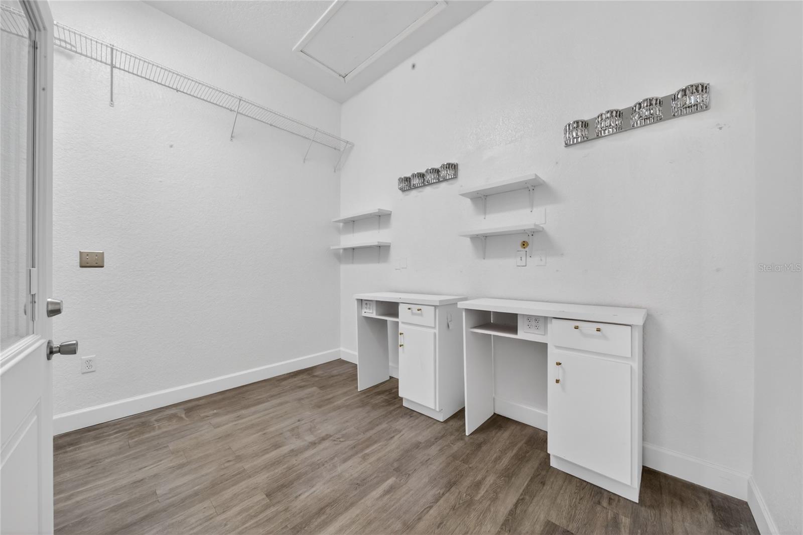 595 9th St Property Photo 10