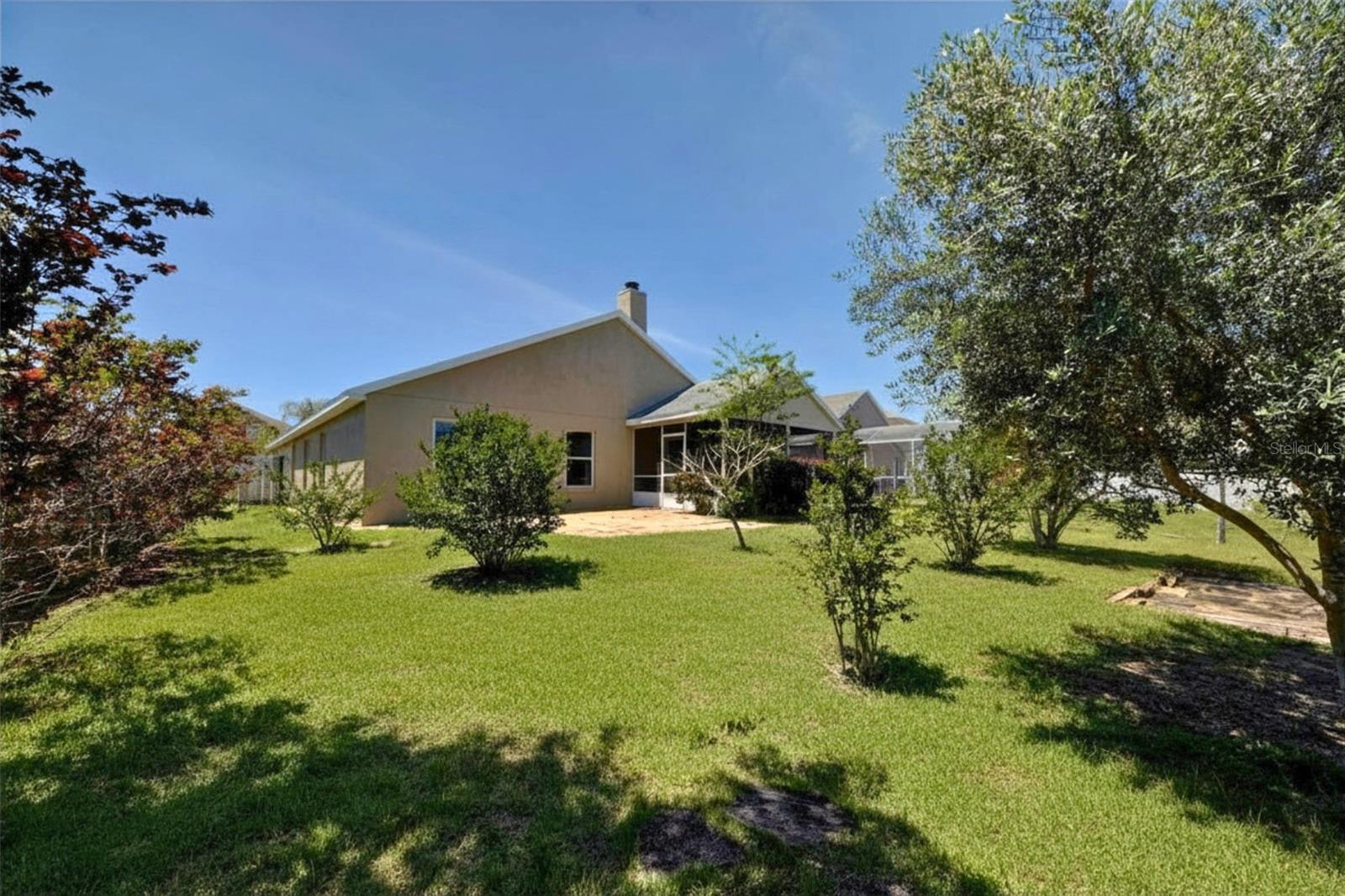 635 Rochester Loop Property Photo 2