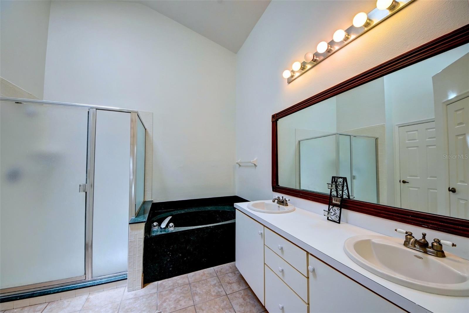 635 Rochester Loop Property Photo 17