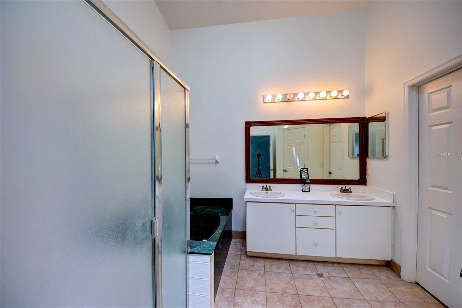635 Rochester Loop Property Photo 18