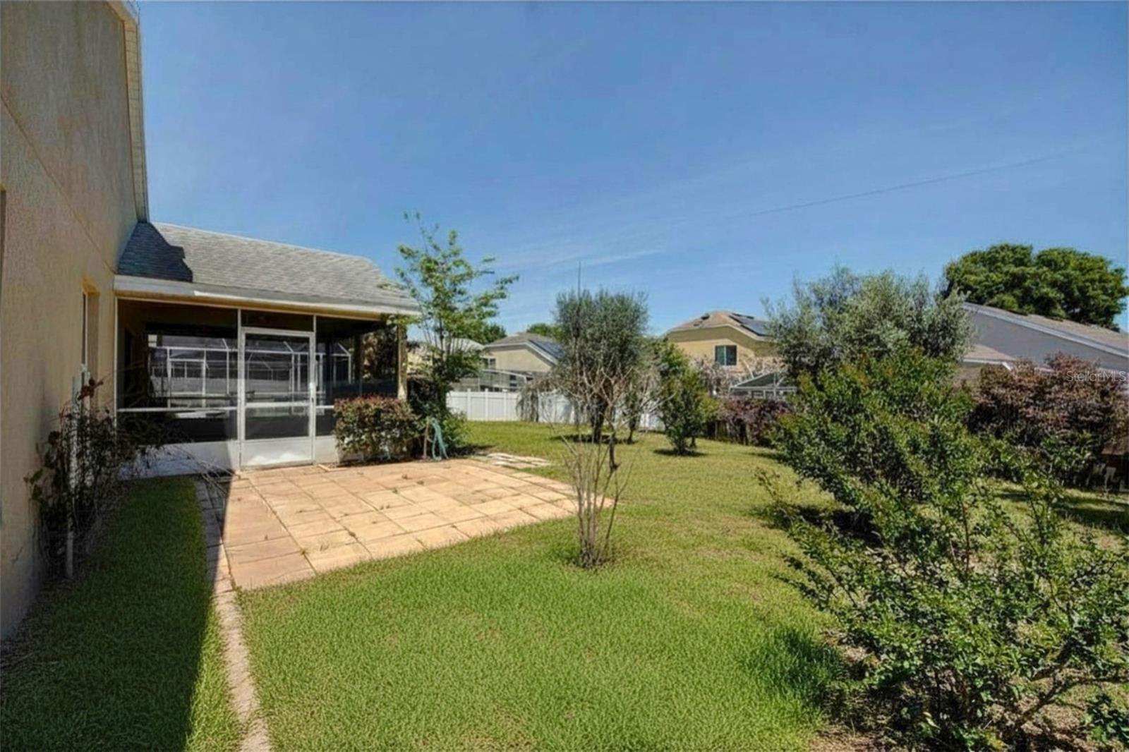 635 Rochester Loop Property Photo 32