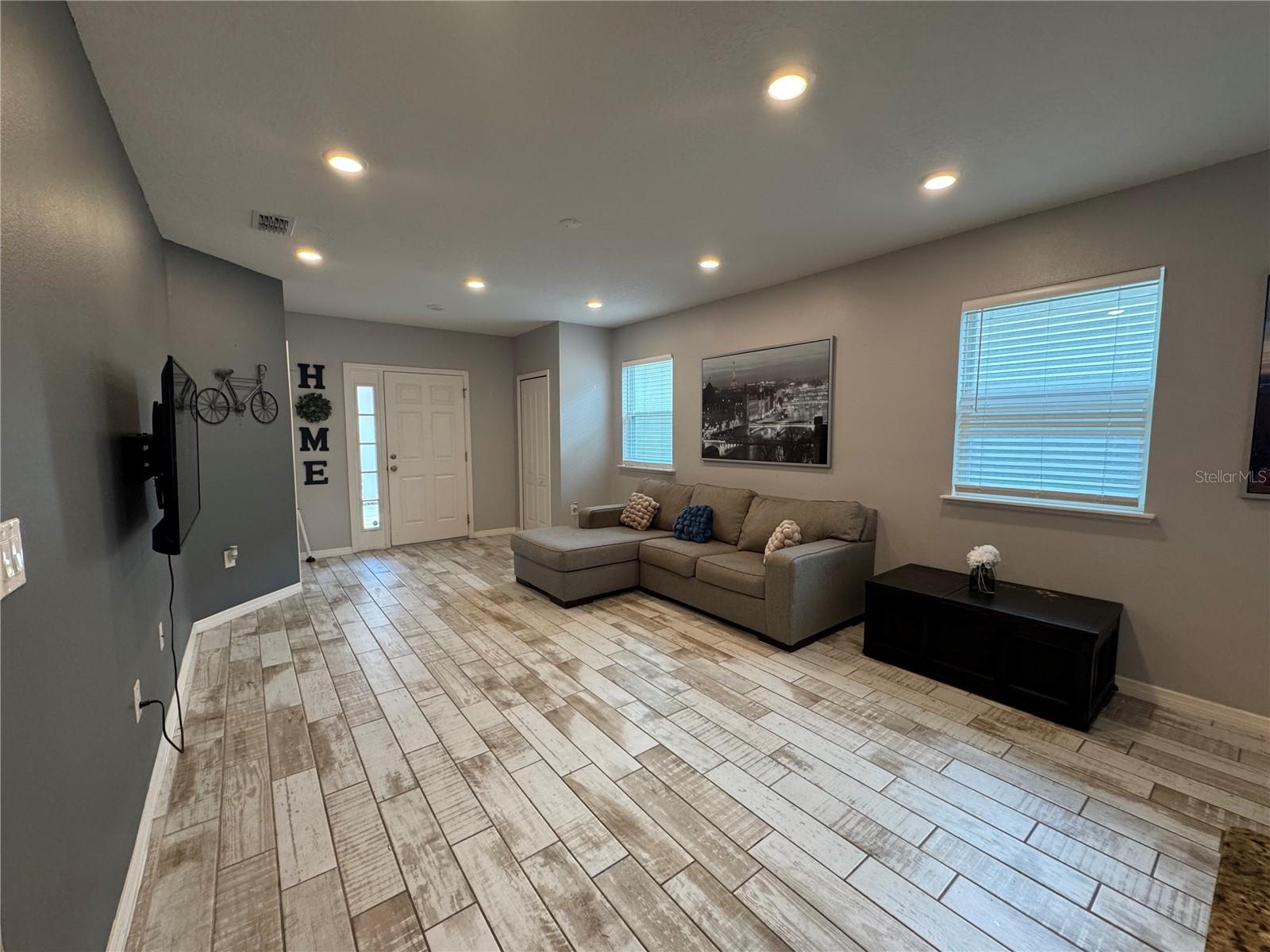 118 Hurst Ct Property Photo 4