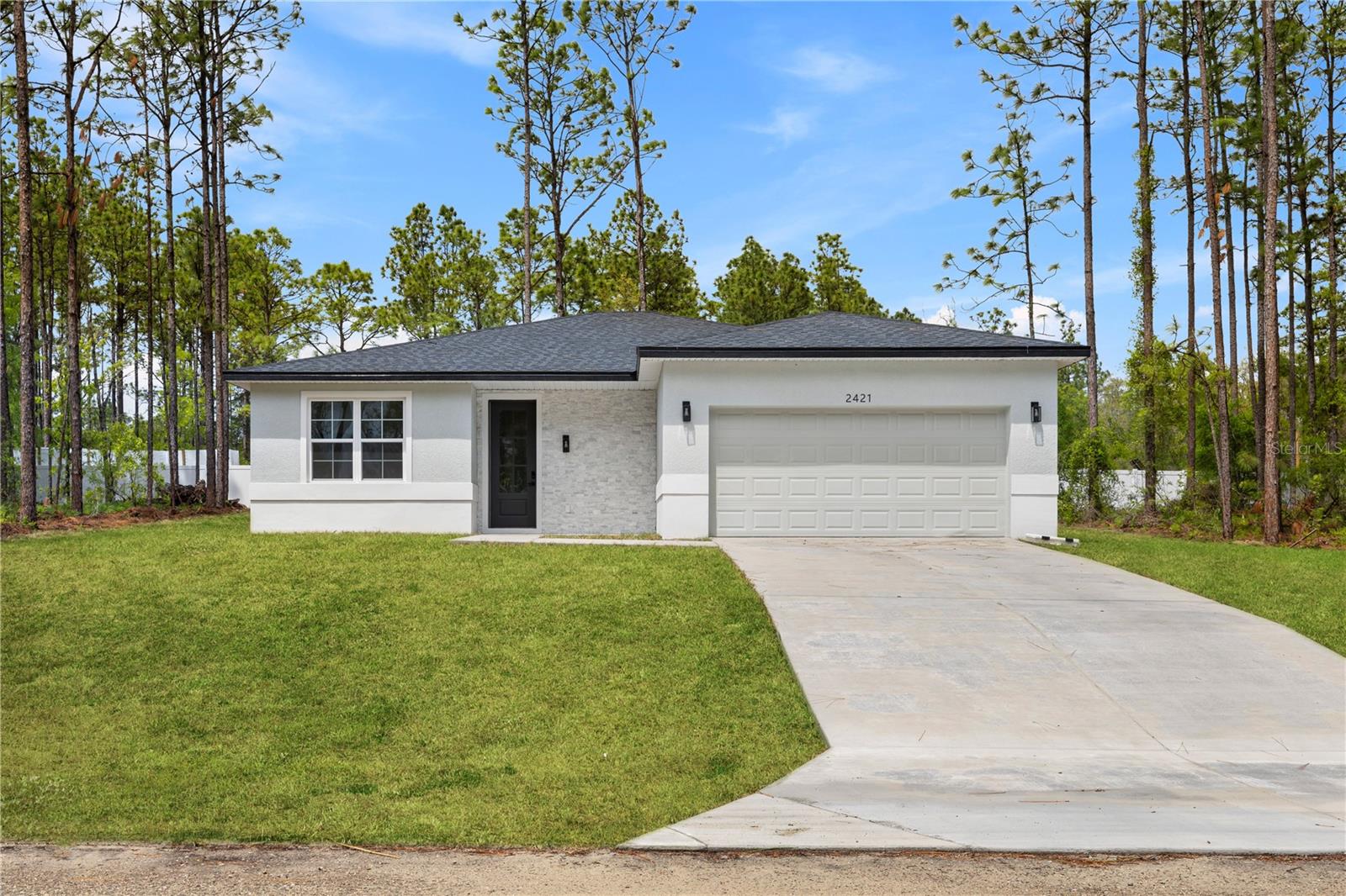 2421 W Landmark Dr Property Photo