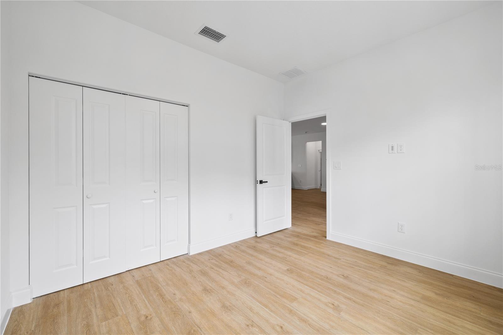 2421 W Landmark Dr Property Photo 18