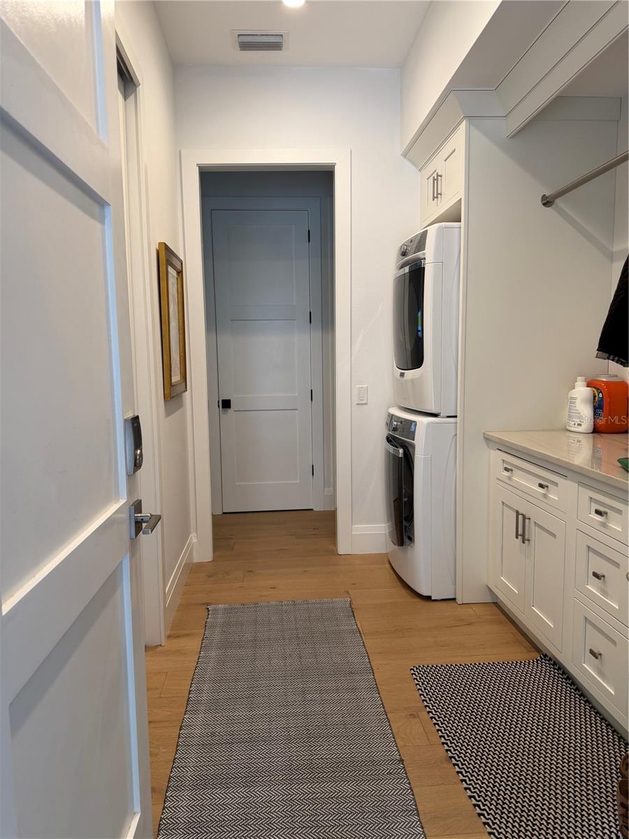 802 Hamilton Place Ct Property Photo 14