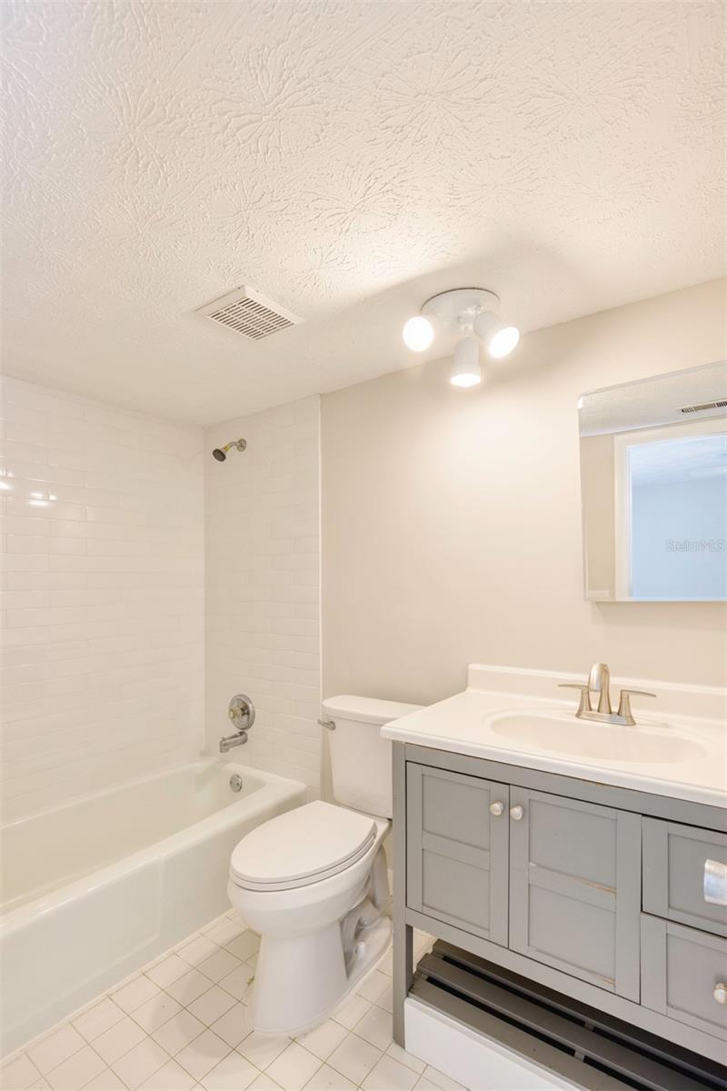 5441 Hansel Ave #j15 Property Photo 17