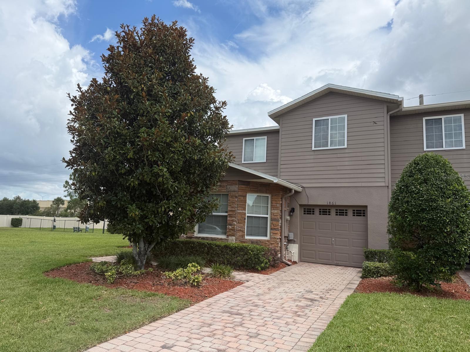 1861 CHATHAM PLACE DR