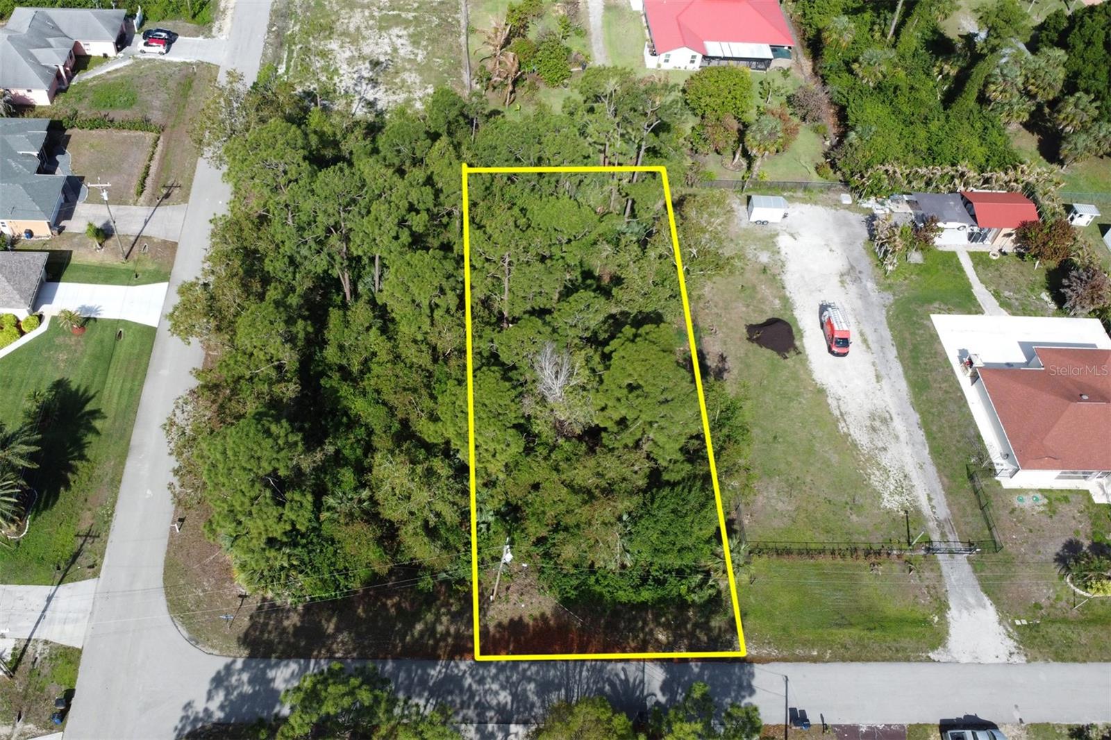 1103 Dorothy Ave N Property Photo 1