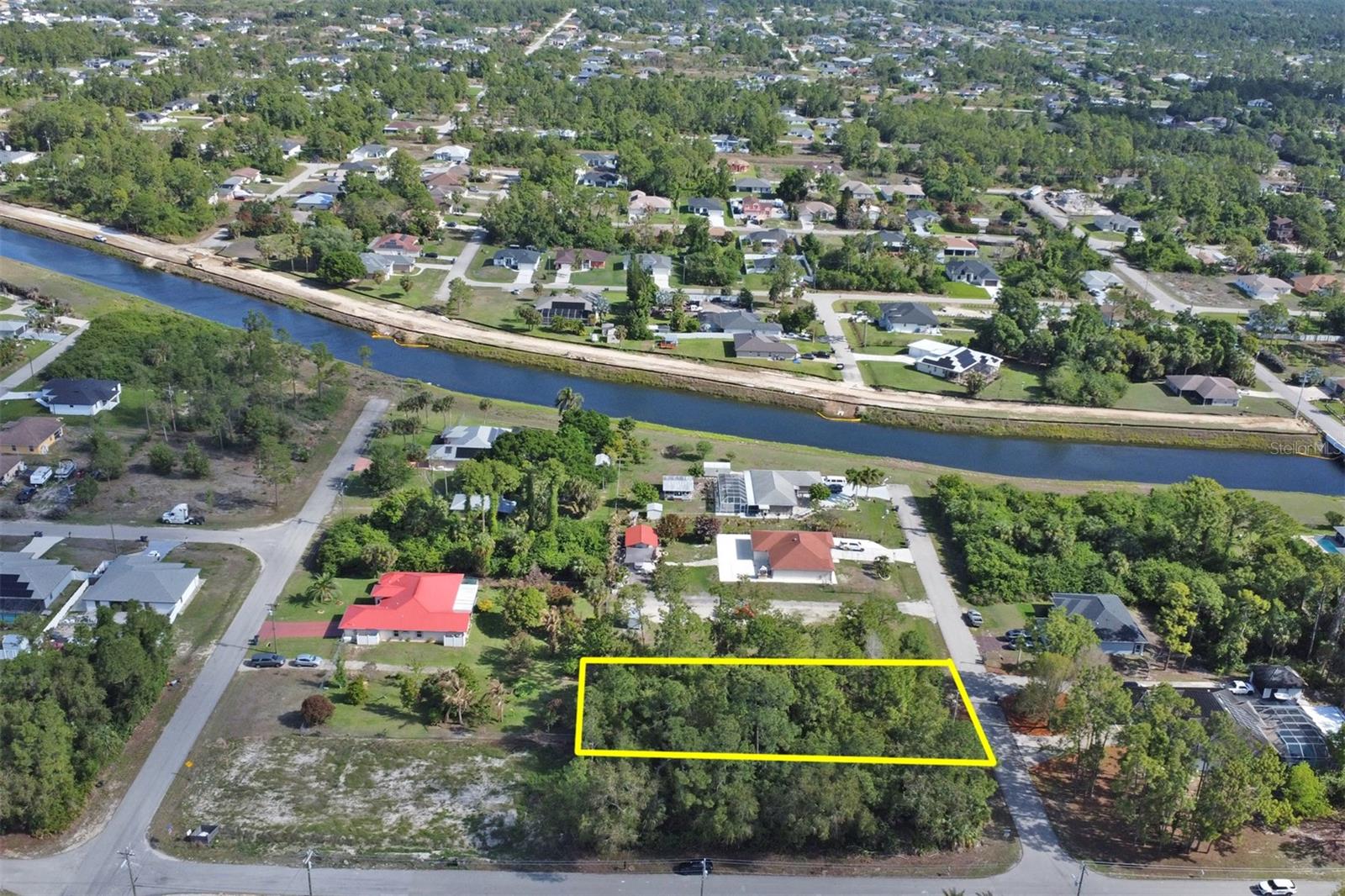 1103 Dorothy Ave N Property Photo 2