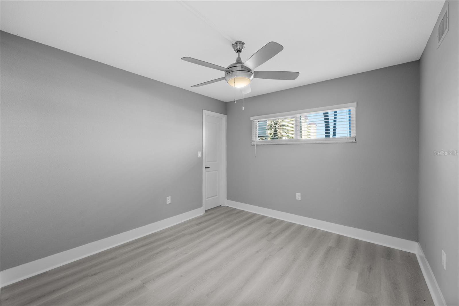 4775 Cove Cir #103 Property Photo 15