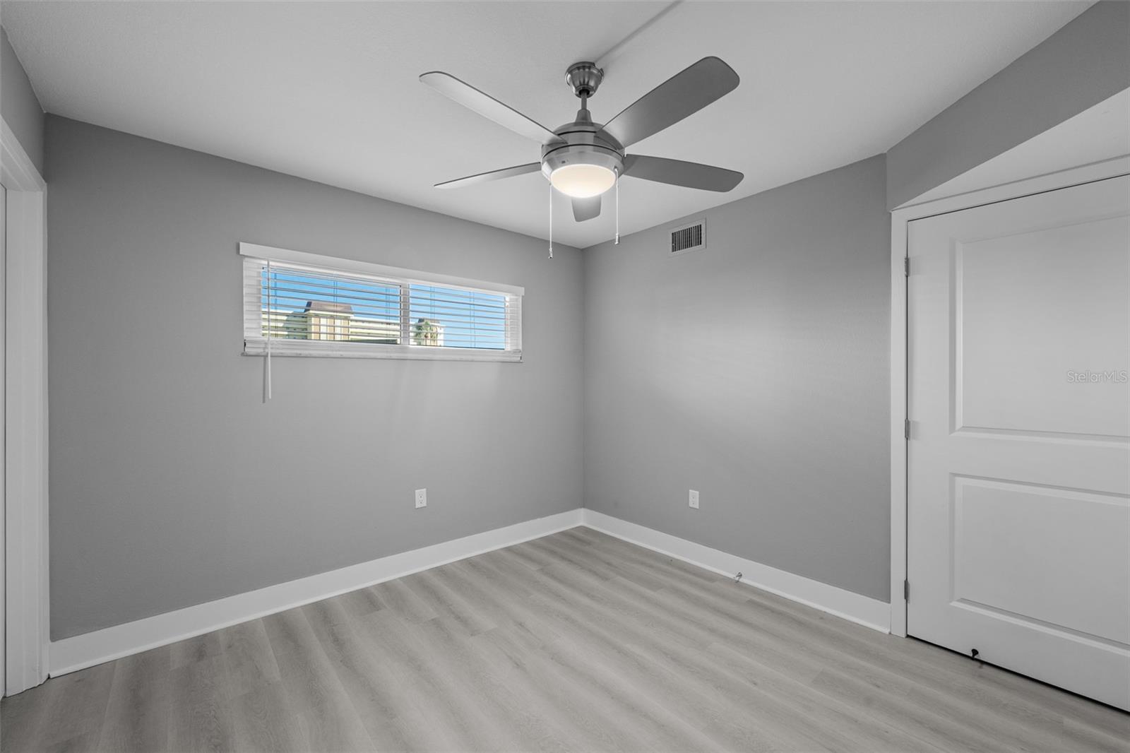 4775 Cove Cir #103 Property Photo 18
