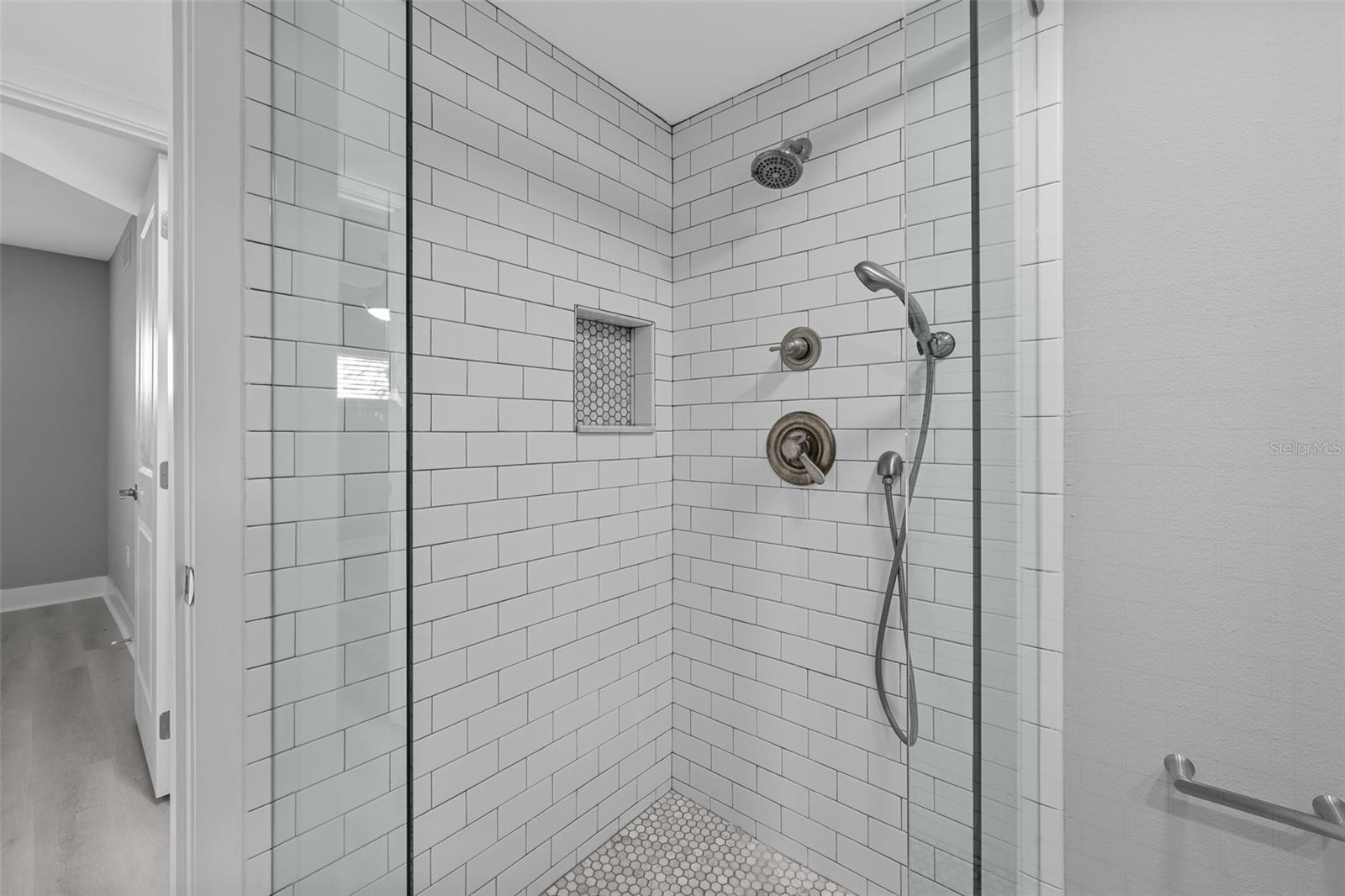 4775 Cove Cir #103 Property Photo 20