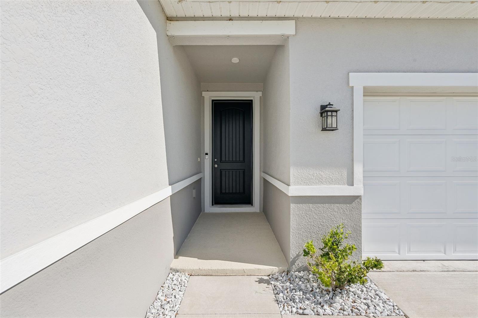 1682 Littleleaf Boxwood Loop Property Photo 3
