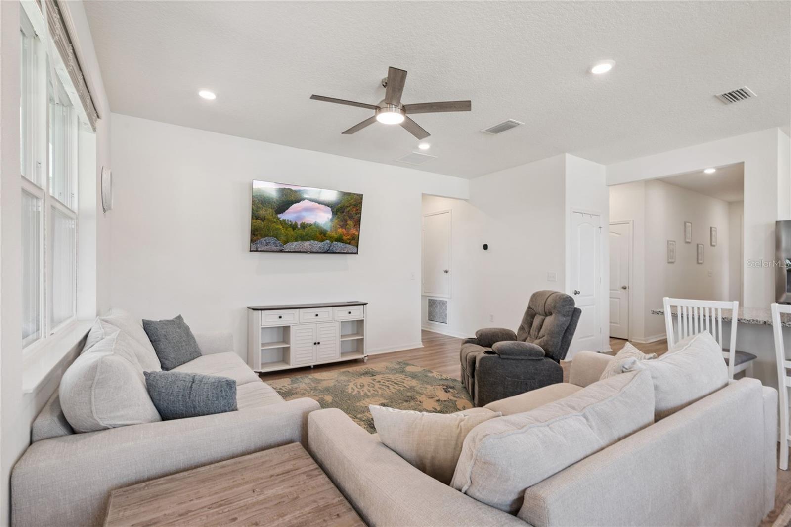 1682 Littleleaf Boxwood Loop Property Photo 9