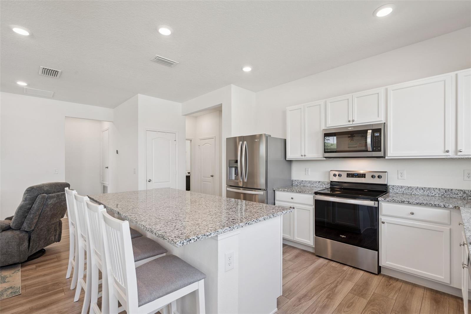 1682 Littleleaf Boxwood Loop Property Photo 12