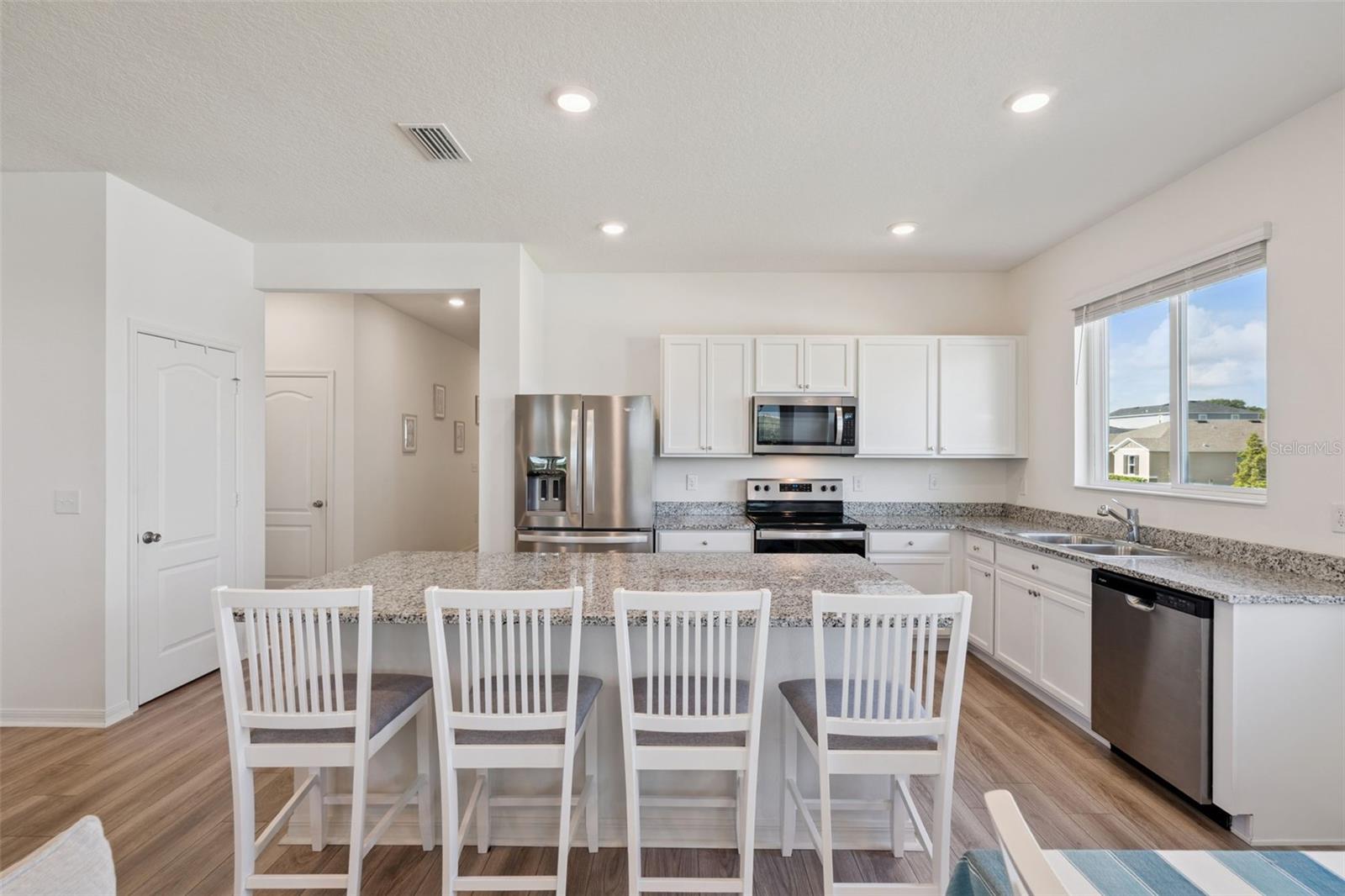 1682 Littleleaf Boxwood Loop Property Photo 16