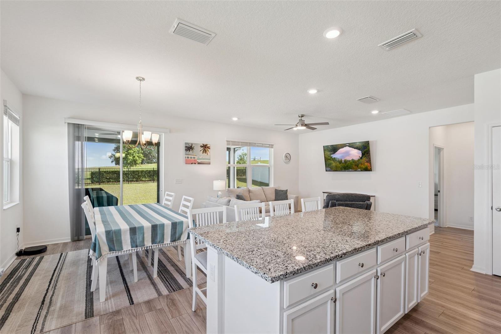 1682 Littleleaf Boxwood Loop Property Photo 17