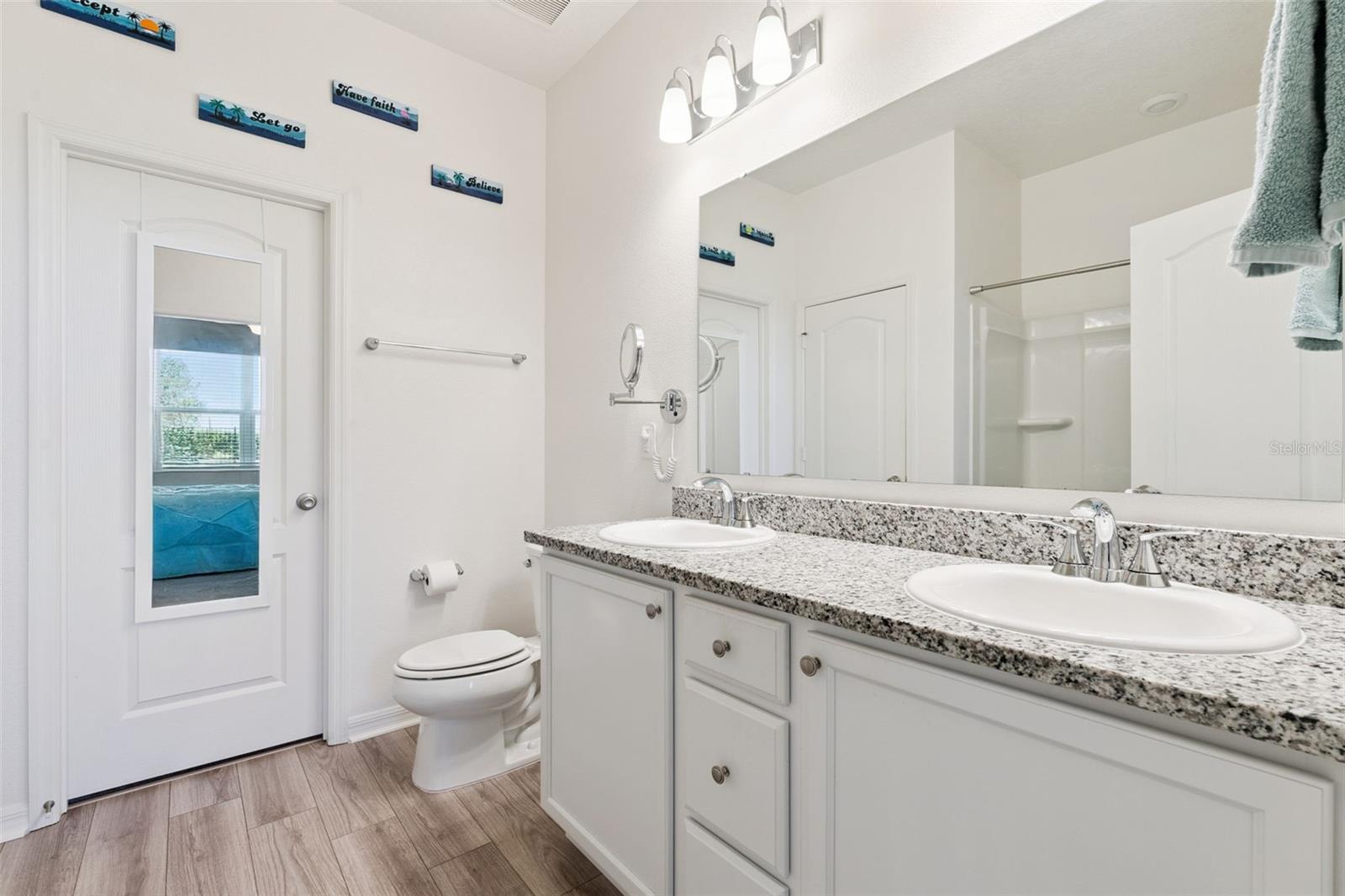 1682 Littleleaf Boxwood Loop Property Photo 23