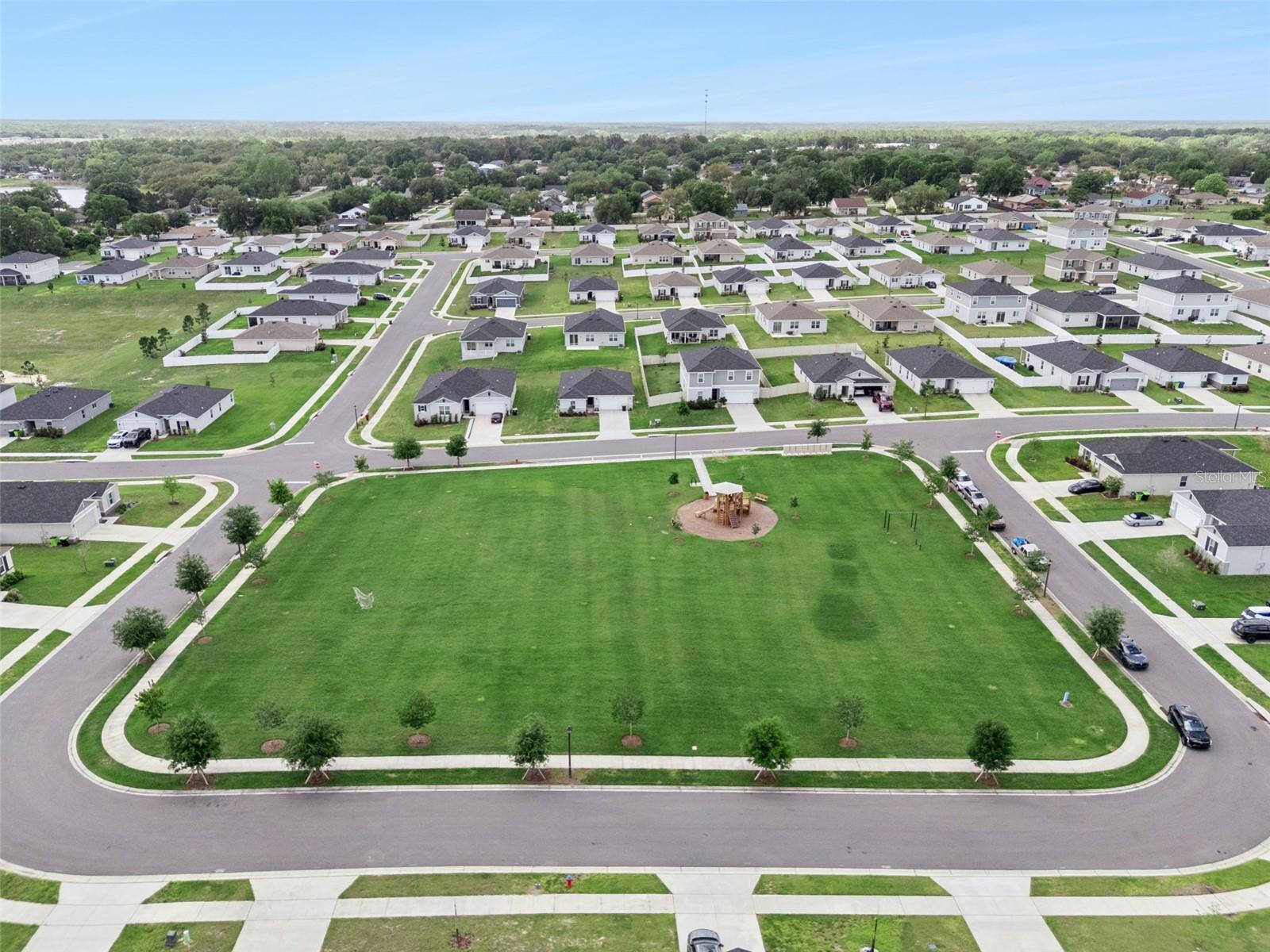 1682 Littleleaf Boxwood Loop Property Photo 53