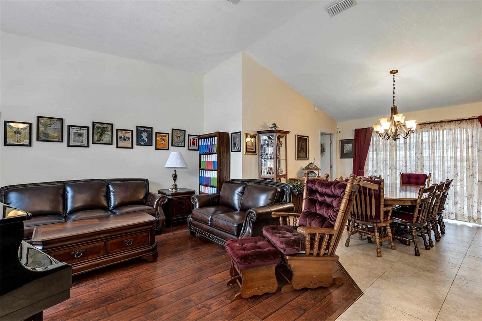 406 Sterling Lake Dr Property Photo 6