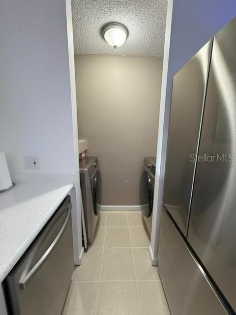 355 Lakepointe Dr #304 Property Photo 9