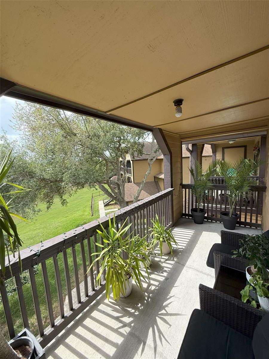 355 Lakepointe Dr #304 Property Photo 19