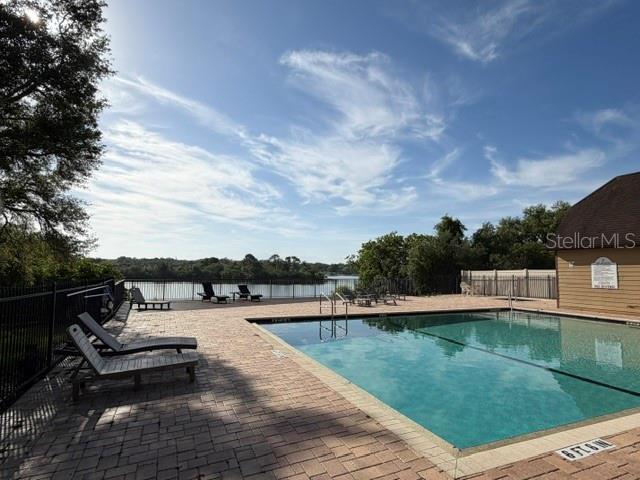 355 Lakepointe Dr #304 Property Photo 23