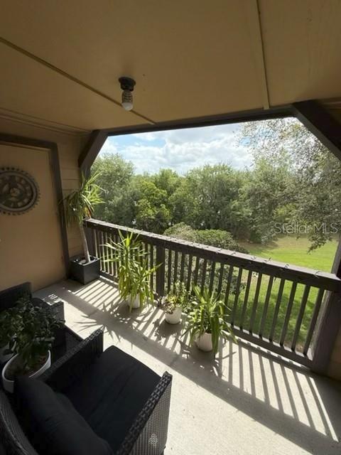 355 Lakepointe Dr #304 Property Photo 24