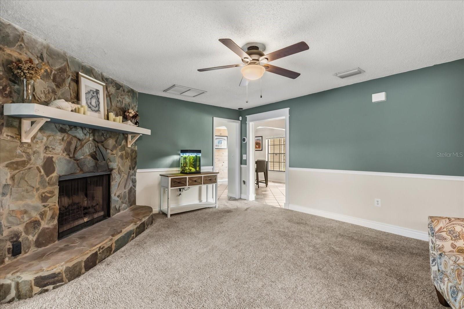 817 E Harbour Ct Property Photo 9