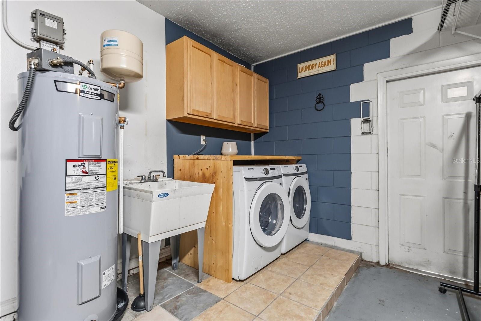 817 E Harbour Ct Property Photo 27