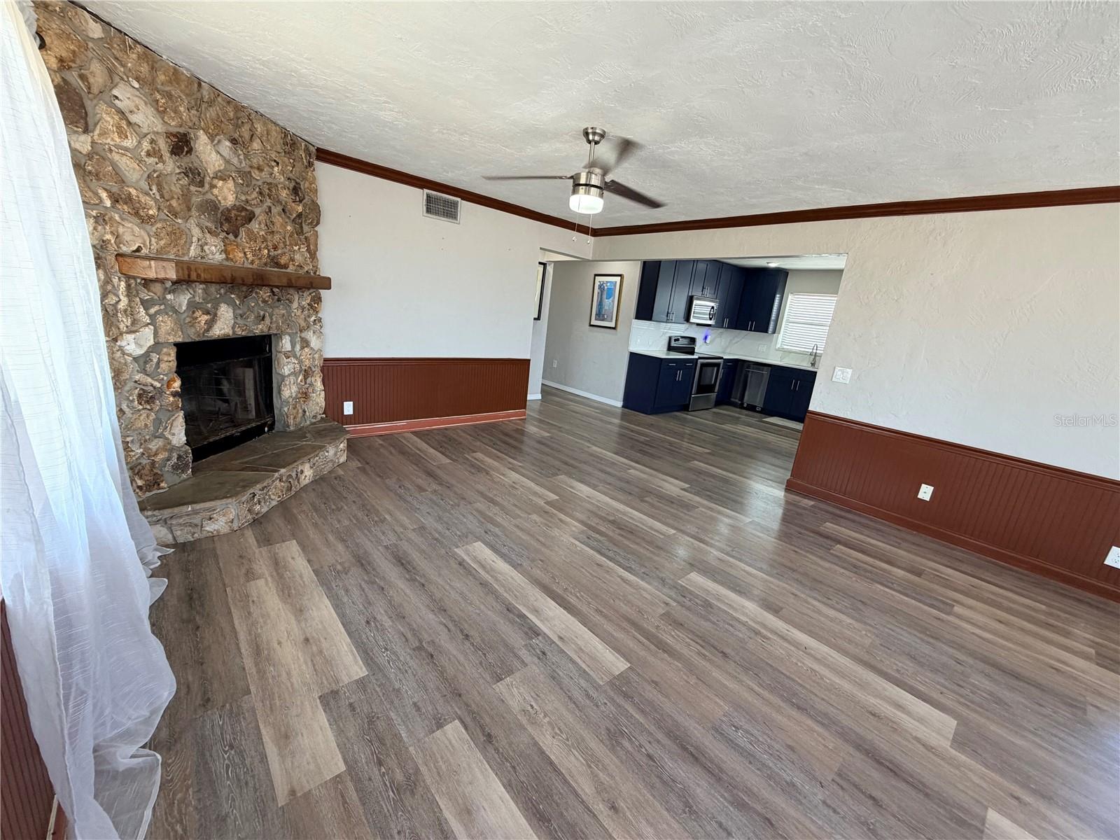 538 Revilo Blvd Property Photo 2