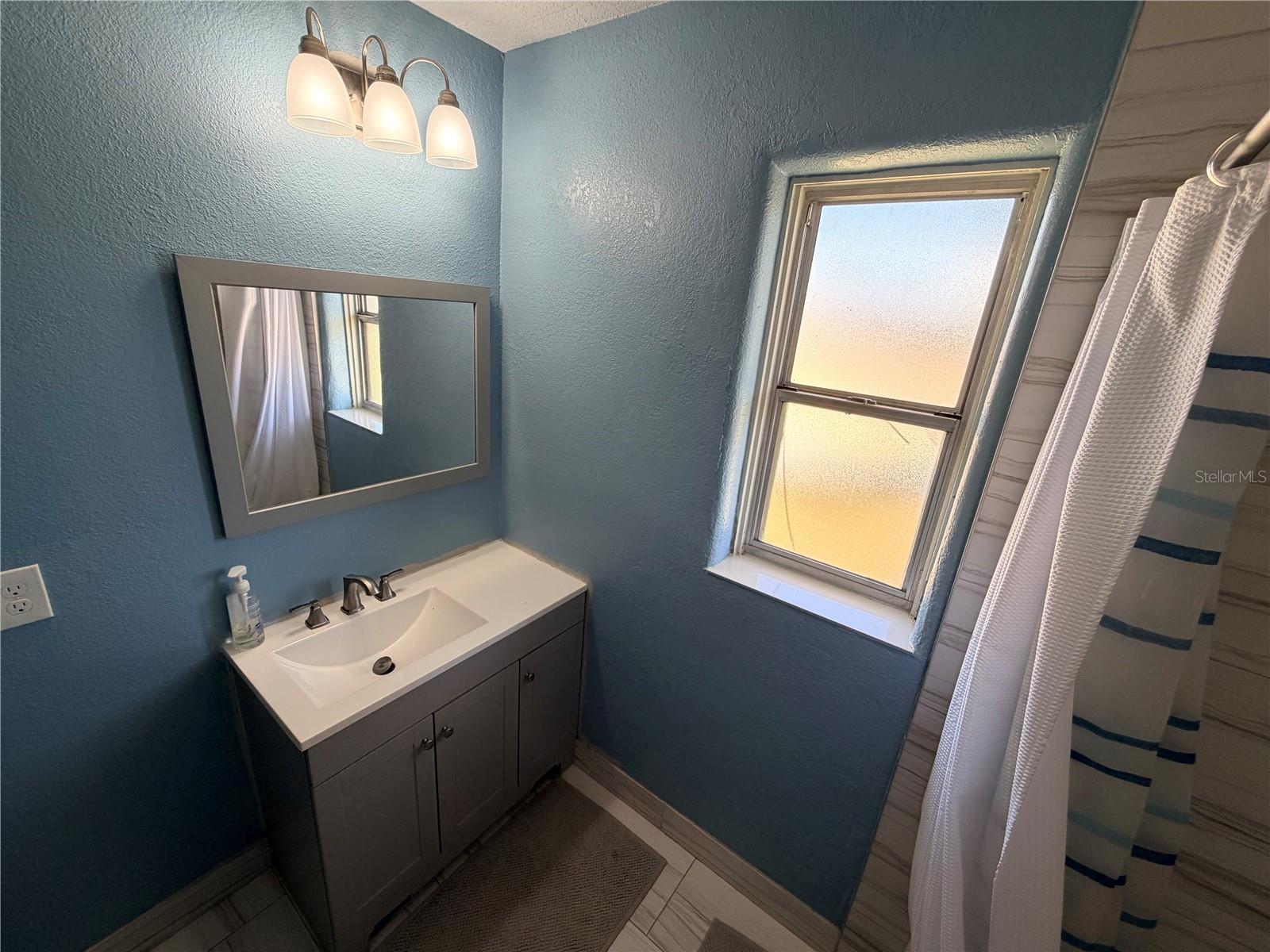 538 Revilo Blvd Property Photo 22