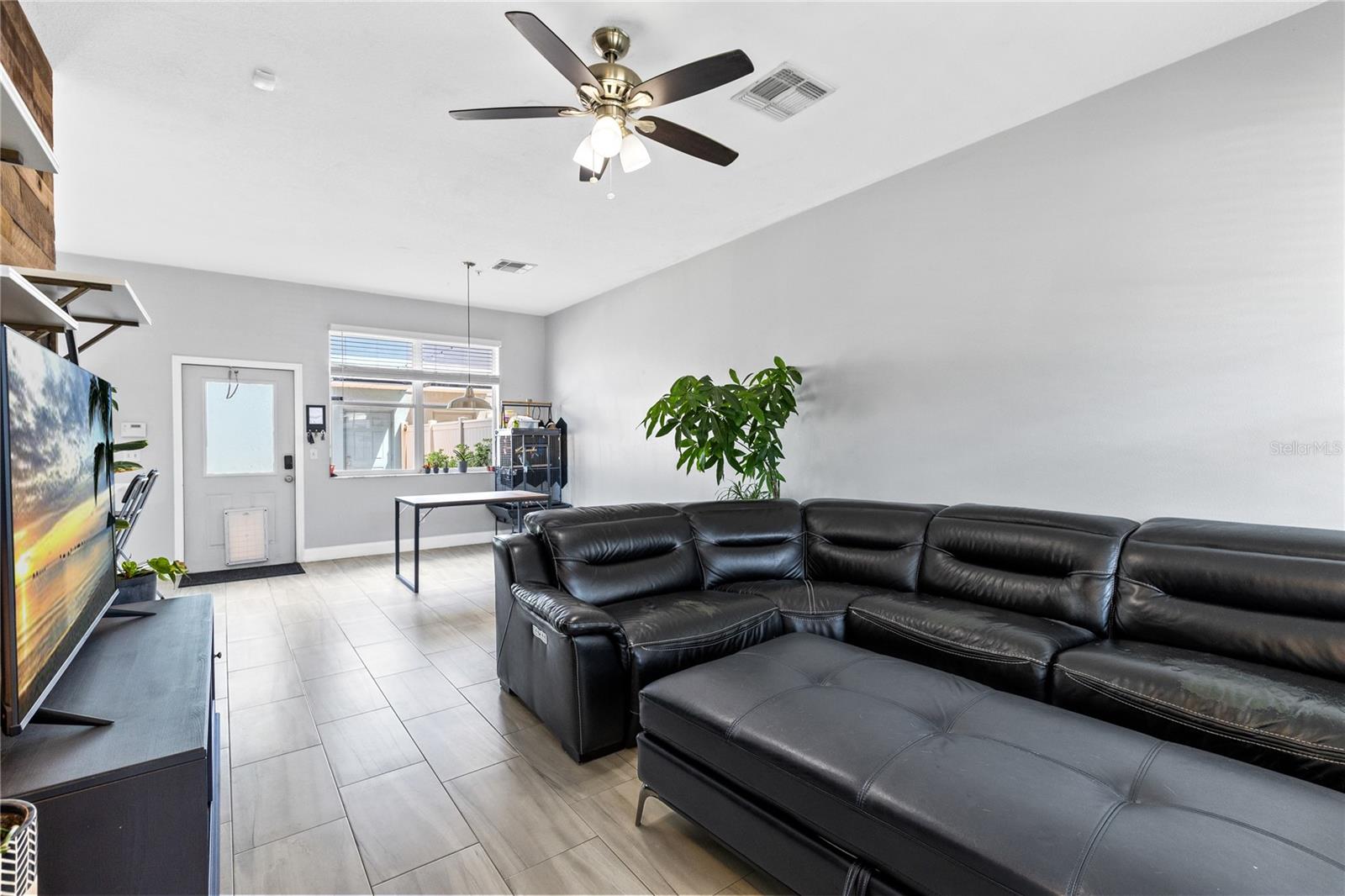 6187 Chapledale Dr Property Photo 3