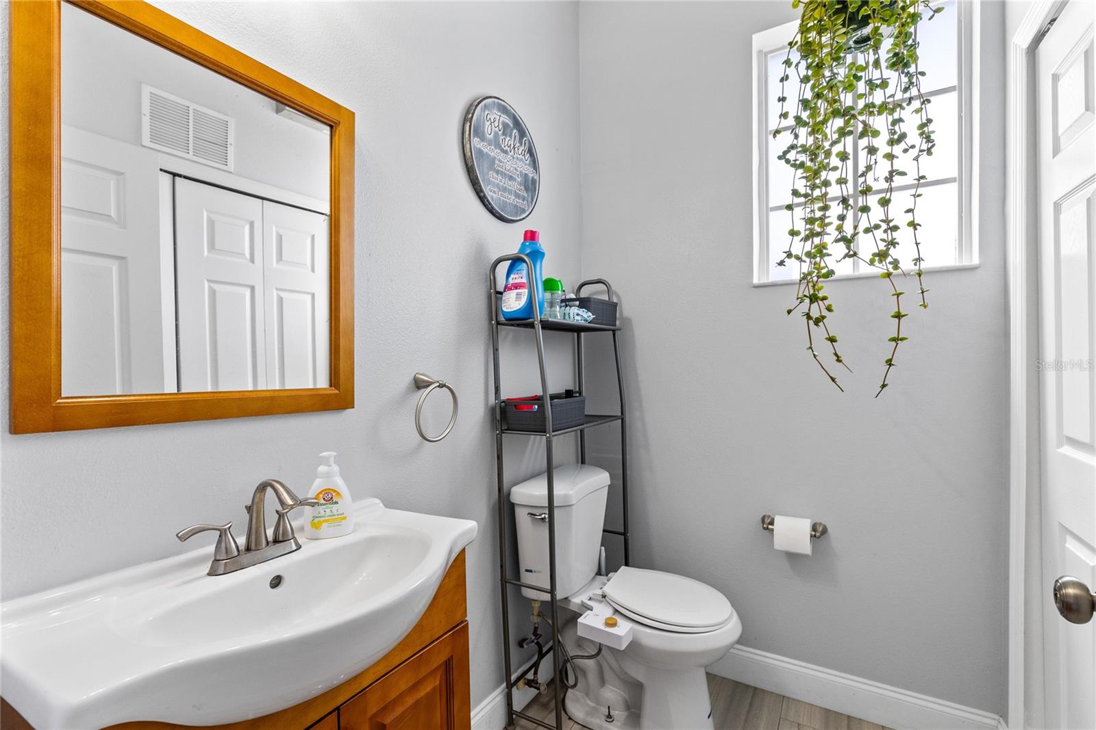 6187 Chapledale Dr Property Photo 9