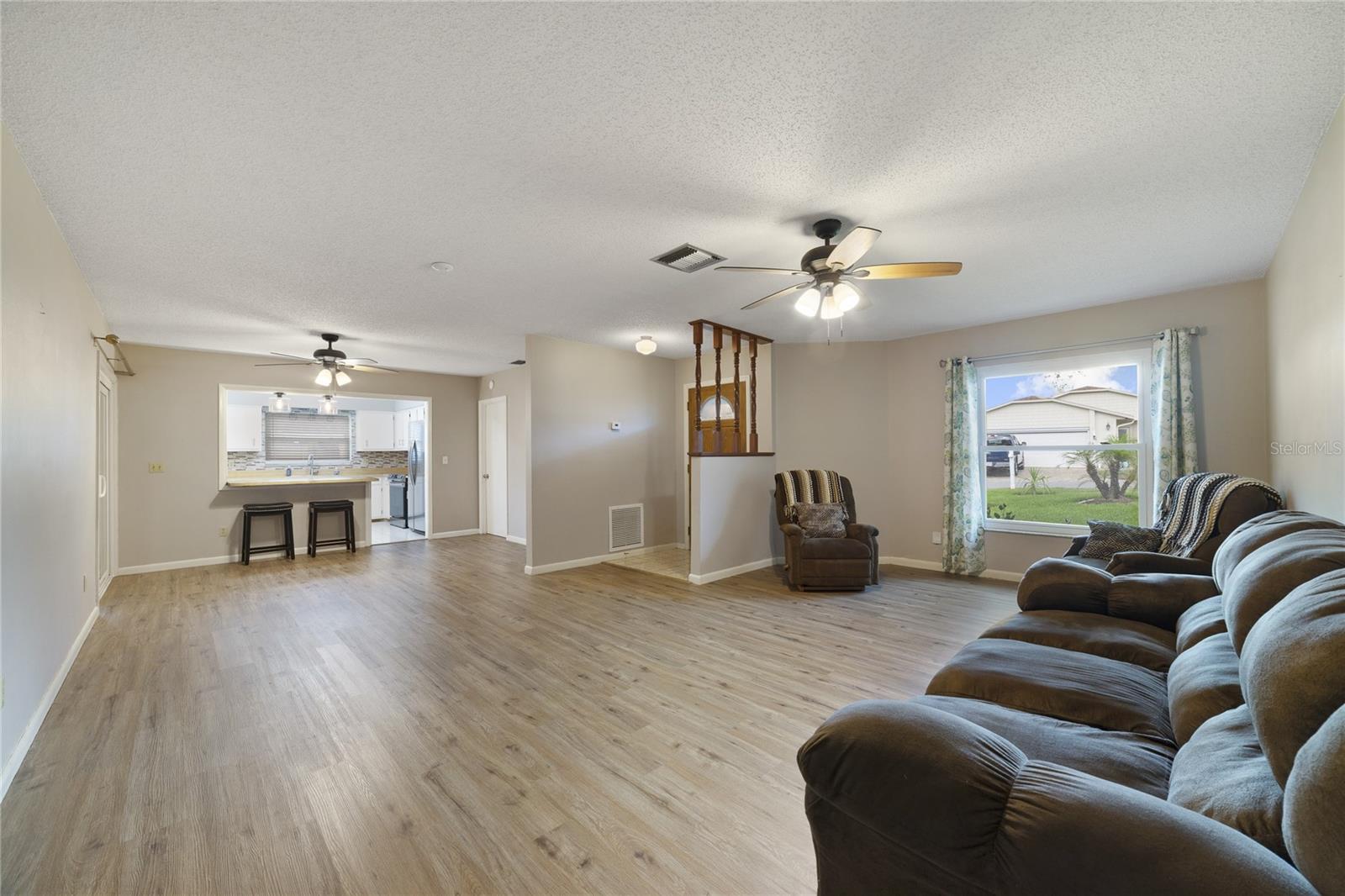 146 Mayfair Ct Property Photo 7